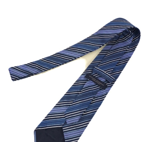 Banana Republic Tie Blue and White Stripes EUC - Picture 5 of 6